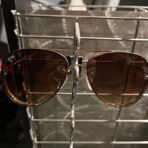 Chic Brown Aviator Sunglasses